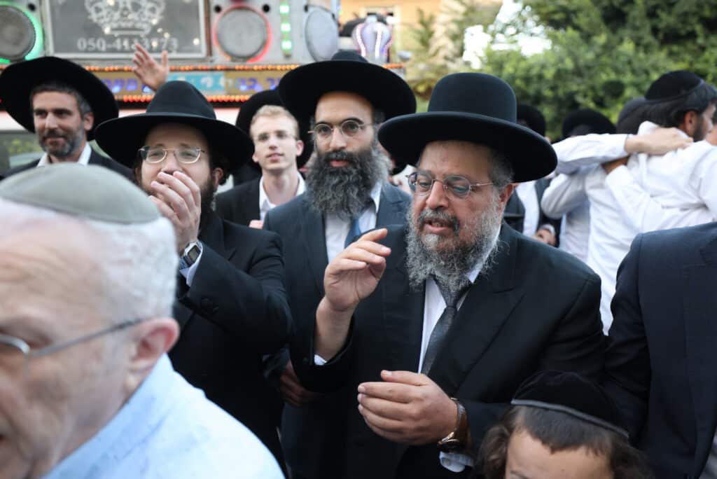 בישיבת הקיבוץ חגגו הכנסת ספר תורה חדש להיכל הישיבה