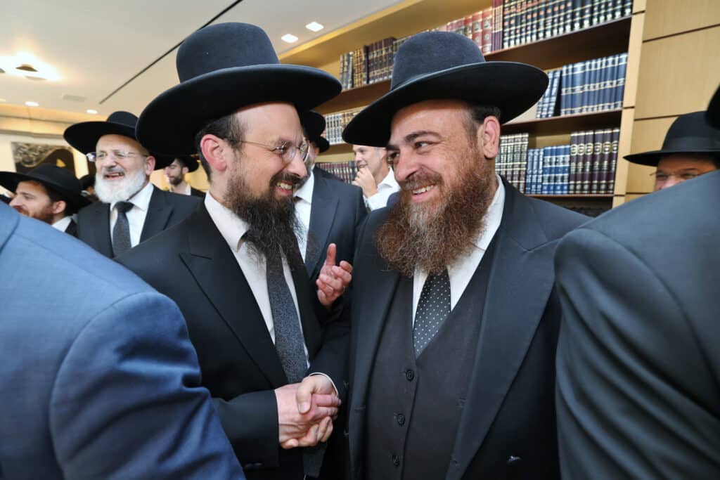 בישיבת הקיבוץ חגגו הכנסת ספר תורה חדש להיכל הישיבה