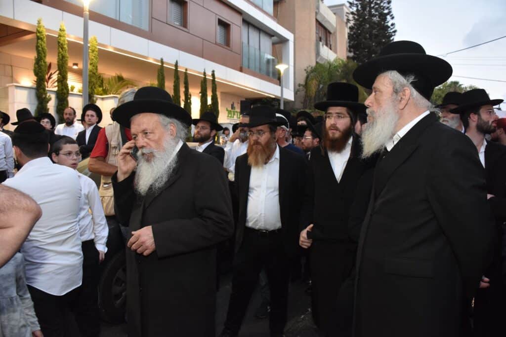 אלפים מתושבי בני ברק ליוו למנוחות את הנרצח בפיגוע