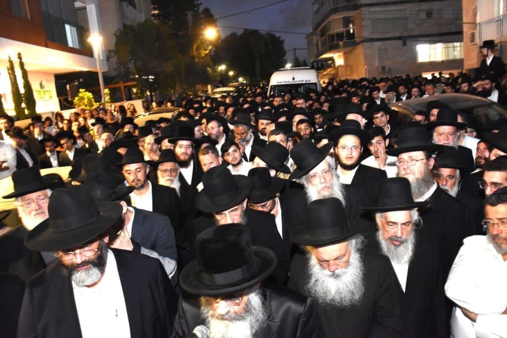 אלפים מתושבי בני ברק ליוו למנוחות את הנרצח בפיגוע