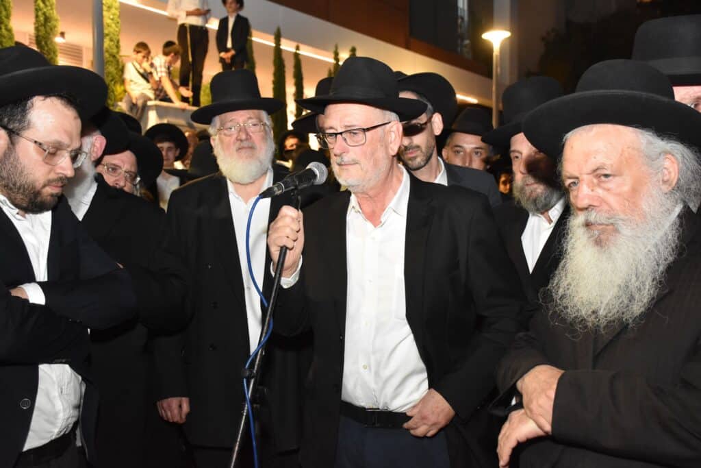 אלפים מתושבי בני ברק ליוו למנוחות את הנרצח בפיגוע