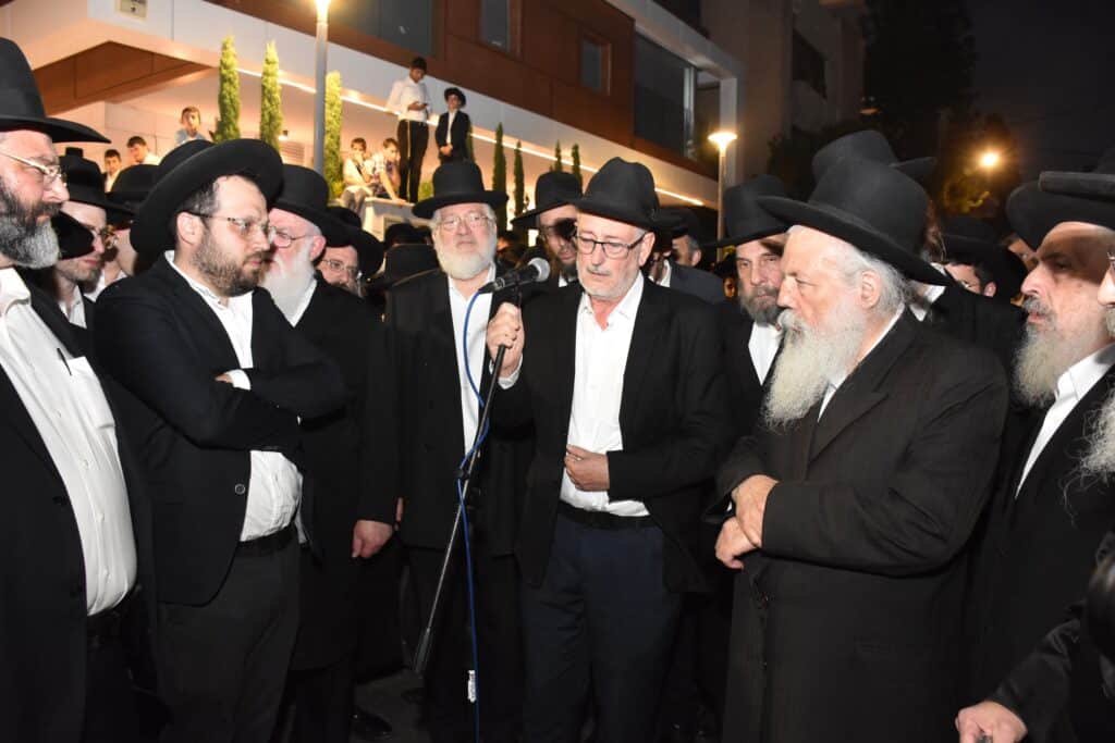 אלפים מתושבי בני ברק ליוו למנוחות את הנרצח בפיגוע