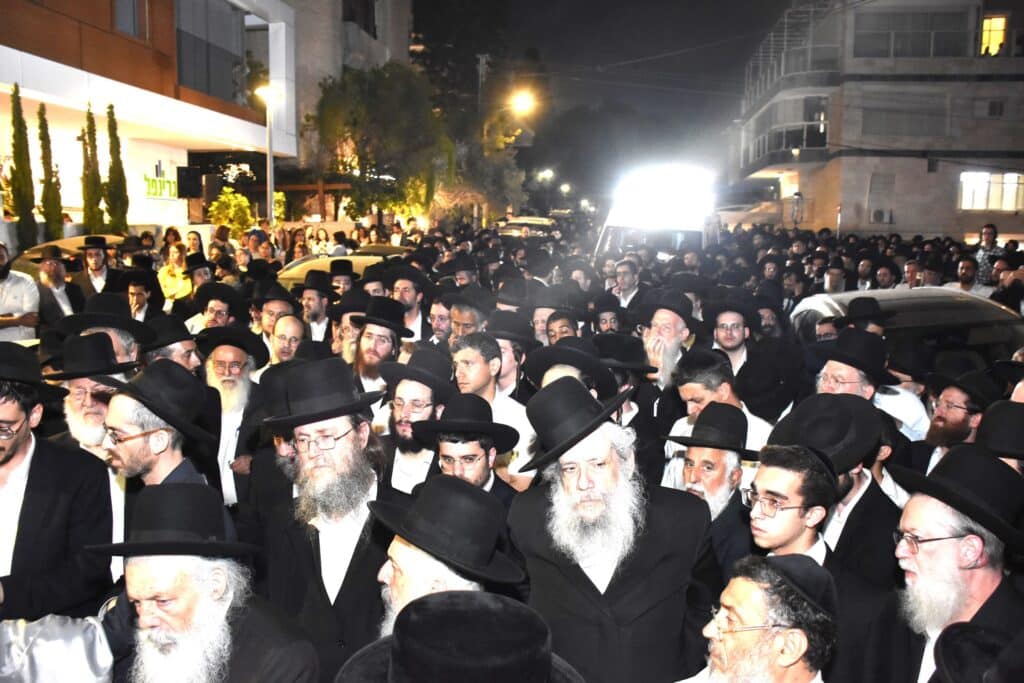 אלפים מתושבי בני ברק ליוו למנוחות את הנרצח בפיגוע