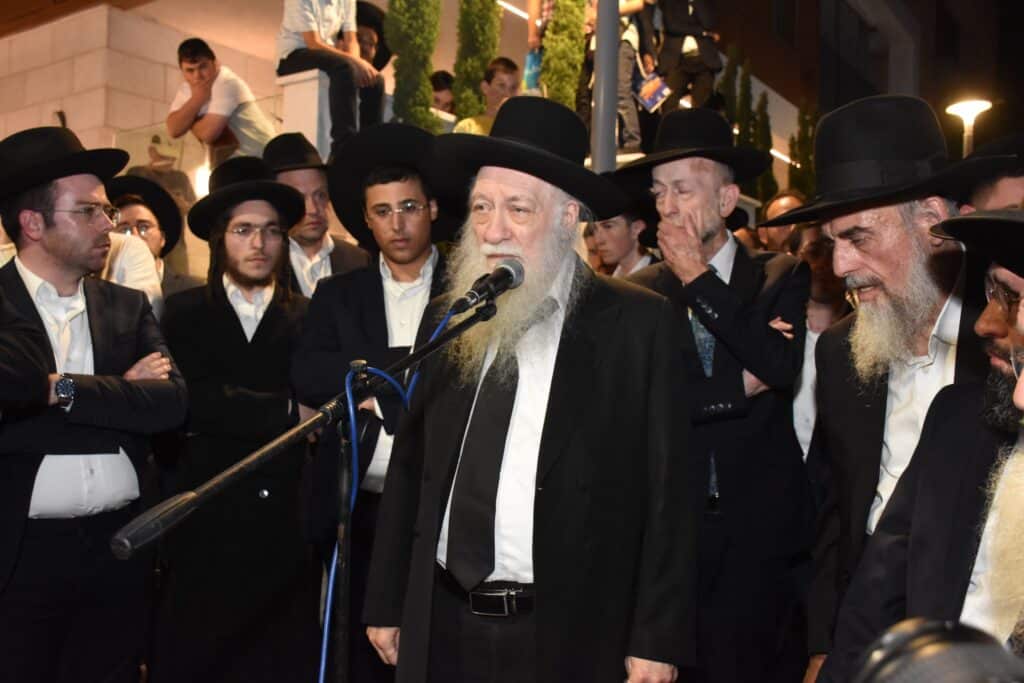 אלפים מתושבי בני ברק ליוו למנוחות את הנרצח בפיגוע