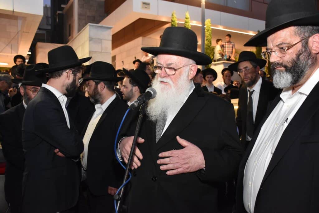 אלפים מתושבי בני ברק ליוו למנוחות את הנרצח בפיגוע