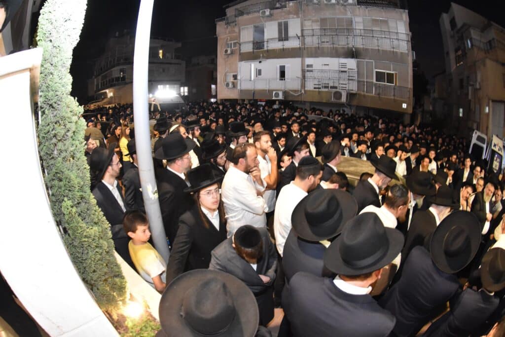 אלפים מתושבי בני ברק ליוו למנוחות את הנרצח בפיגוע