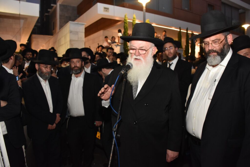 אלפים מתושבי בני ברק ליוו למנוחות את הנרצח בפיגוע