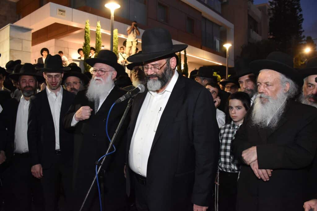 אלפים מתושבי בני ברק ליוו למנוחות את הנרצח בפיגוע