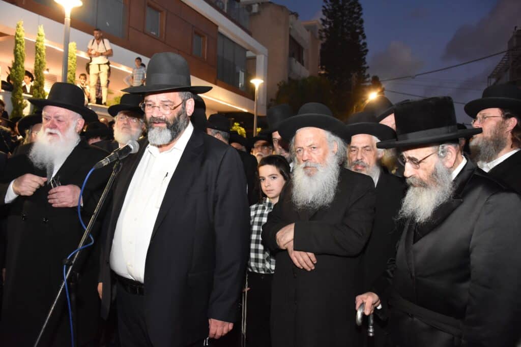 אלפים מתושבי בני ברק ליוו למנוחות את הנרצח בפיגוע