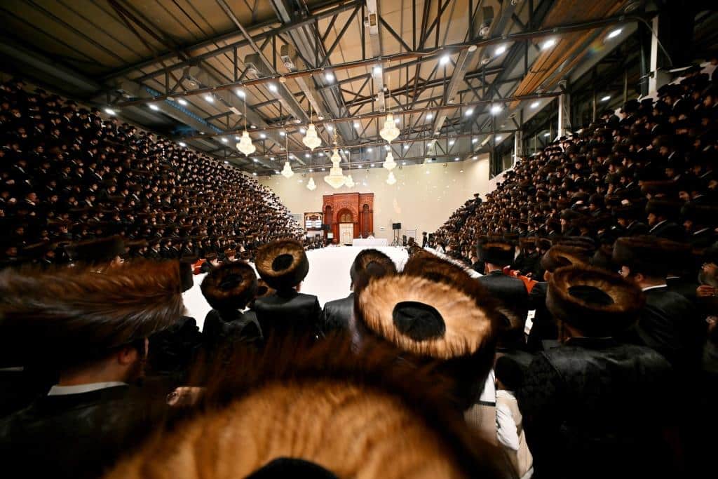 "וְיִתְּנוּ לְךָ כֶּתֶר מְלוּכָה": ראש השנה בחצר הקודש ויזניץ