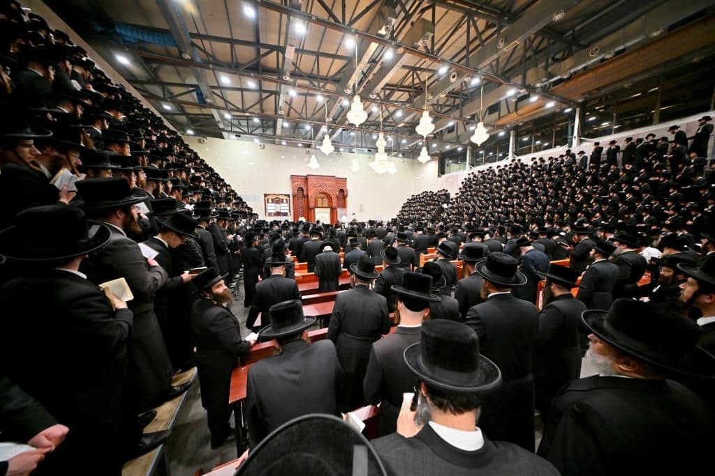 "וְיִתְּנוּ לְךָ כֶּתֶר מְלוּכָה": ראש השנה בחצר הקודש ויזניץ