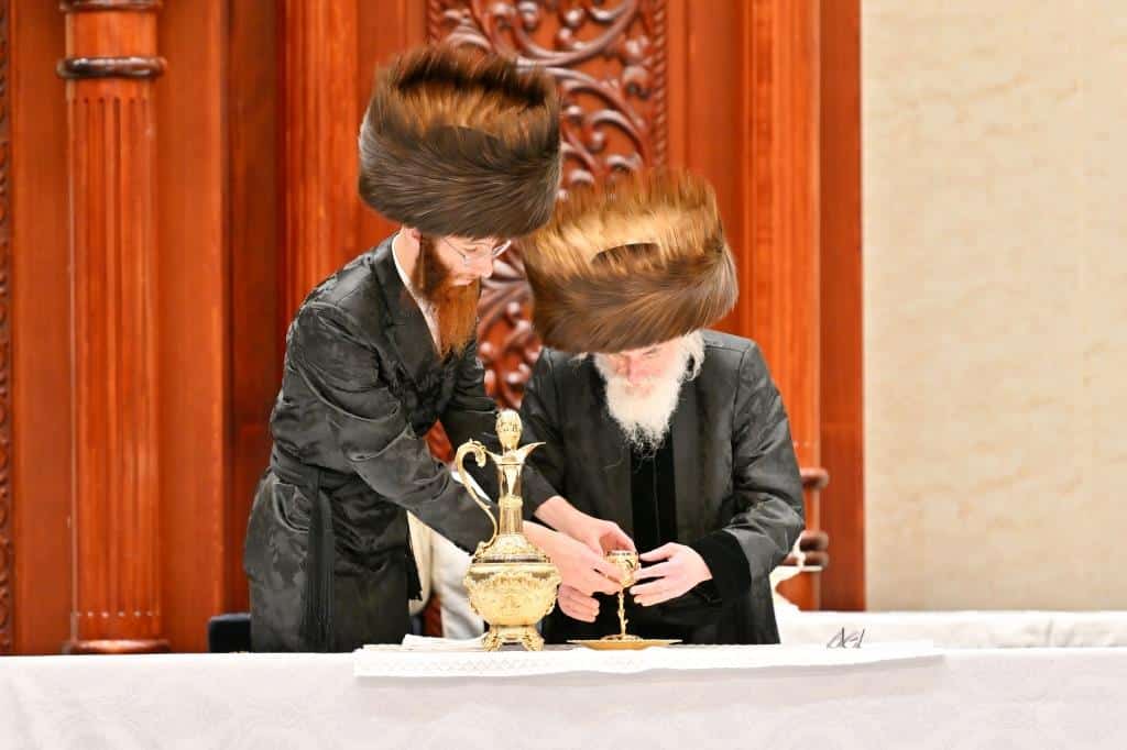 "וְיִתְּנוּ לְךָ כֶּתֶר מְלוּכָה": ראש השנה בחצר הקודש ויזניץ