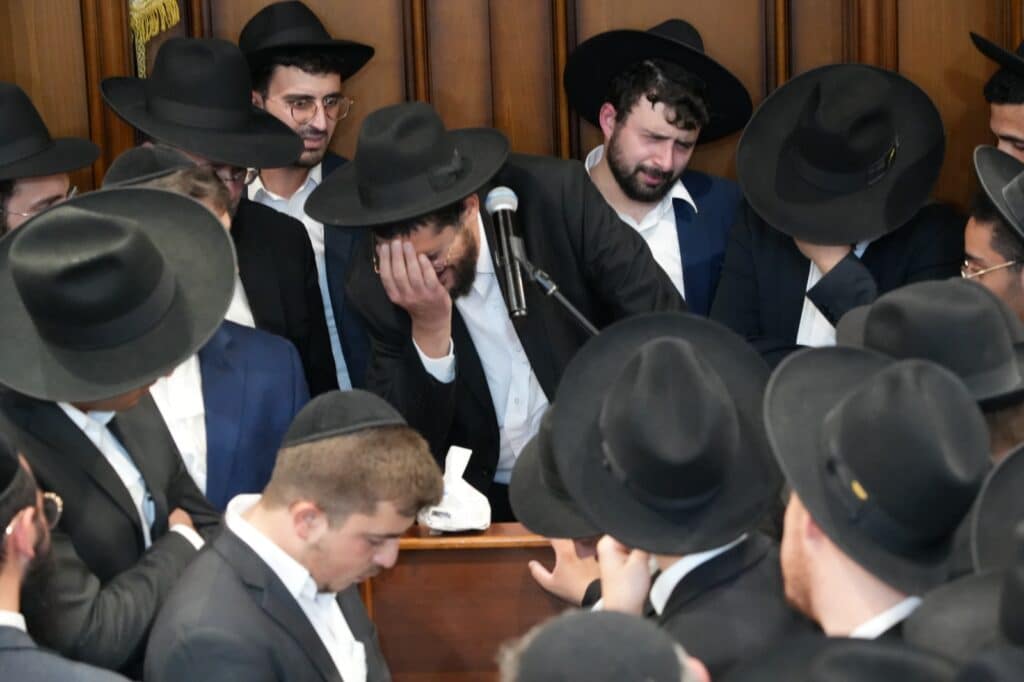גלריה: אלפים ליוו למנוחות את הגאון רבי יעקב זכריה זצ"ל