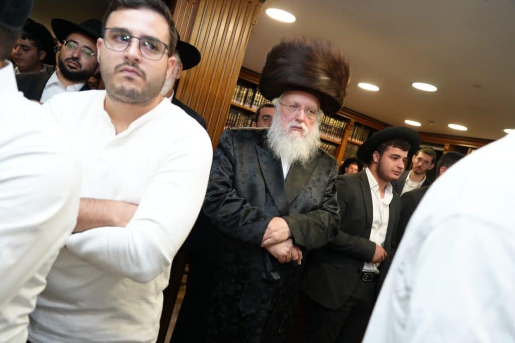 גלריה: אלפים ליוו למנוחות את הגאון רבי יעקב זכריה זצ"ל