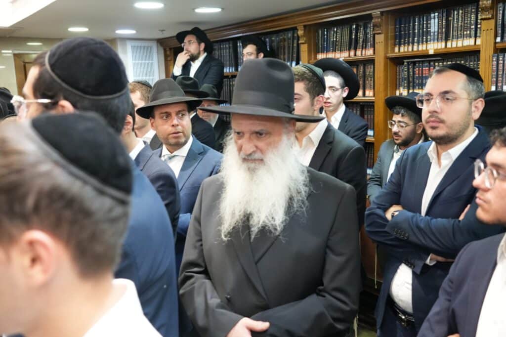 גלריה: אלפים ליוו למנוחות את הגאון רבי יעקב זכריה זצ"ל