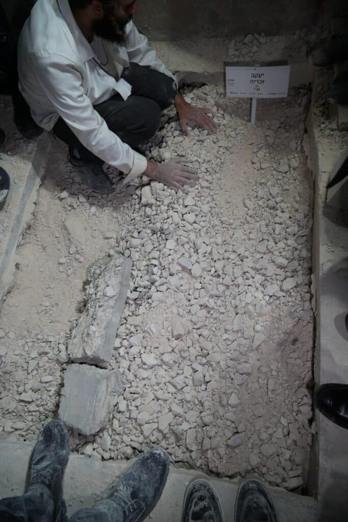 גלריה: אלפים ליוו למנוחות את הגאון רבי יעקב זכריה זצ"ל