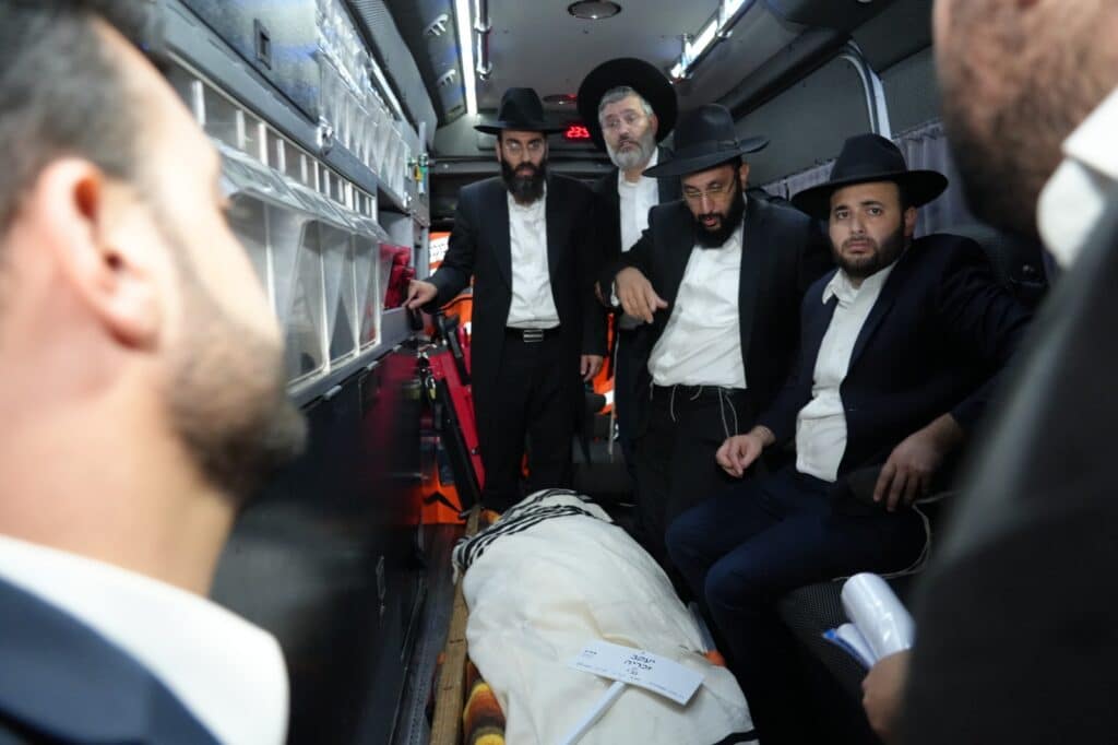 גלריה: אלפים ליוו למנוחות את הגאון רבי יעקב זכריה זצ"ל