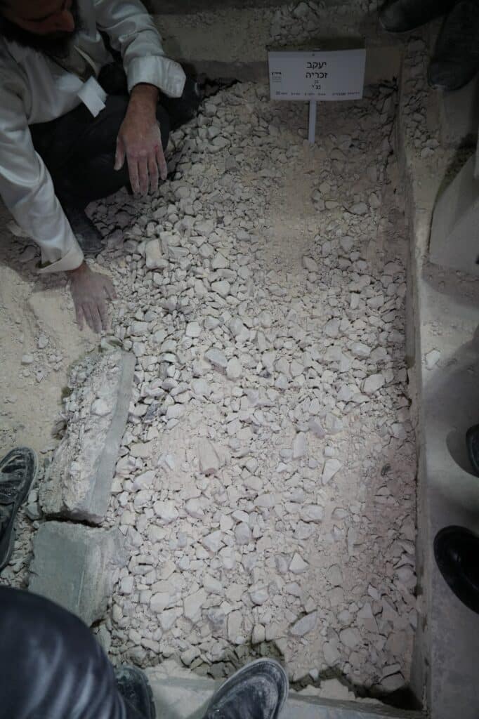 גלריה: אלפים ליוו למנוחות את הגאון רבי יעקב זכריה זצ"ל