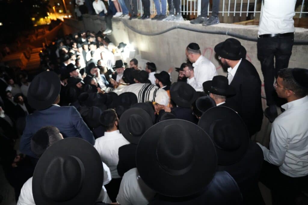גלריה: אלפים ליוו למנוחות את הגאון רבי יעקב זכריה זצ"ל