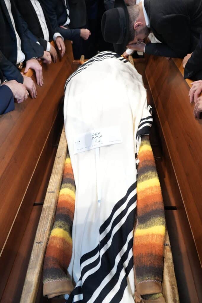 גלריה: אלפים ליוו למנוחות את הגאון רבי יעקב זכריה זצ"ל