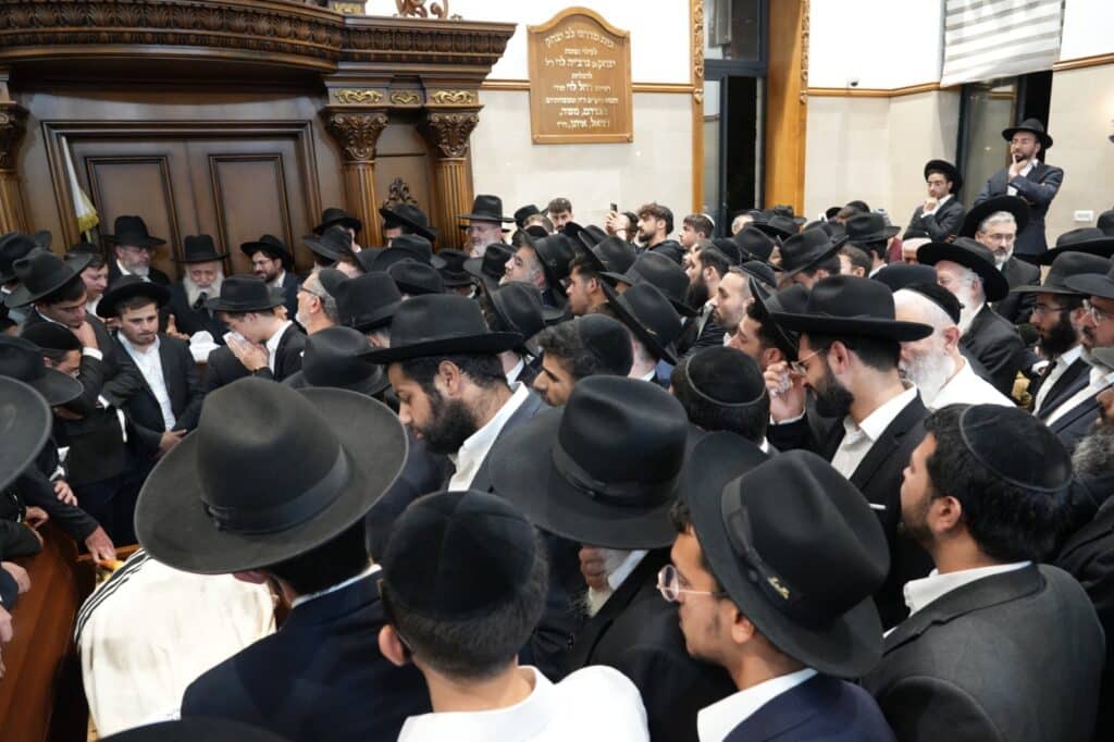 גלריה: אלפים ליוו למנוחות את הגאון רבי יעקב זכריה זצ"ל