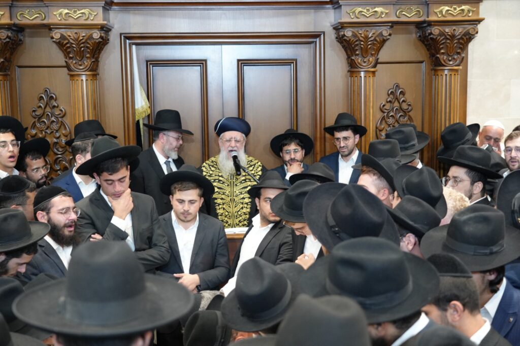 גלריה: אלפים ליוו למנוחות את הגאון רבי יעקב זכריה זצ"ל