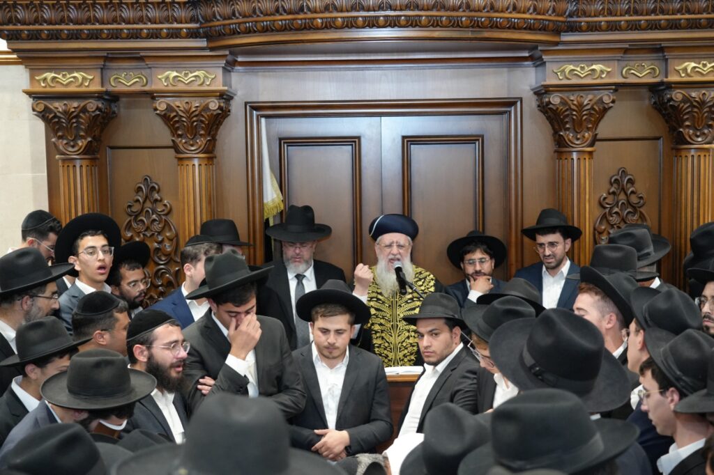 גלריה: אלפים ליוו למנוחות את הגאון רבי יעקב זכריה זצ"ל