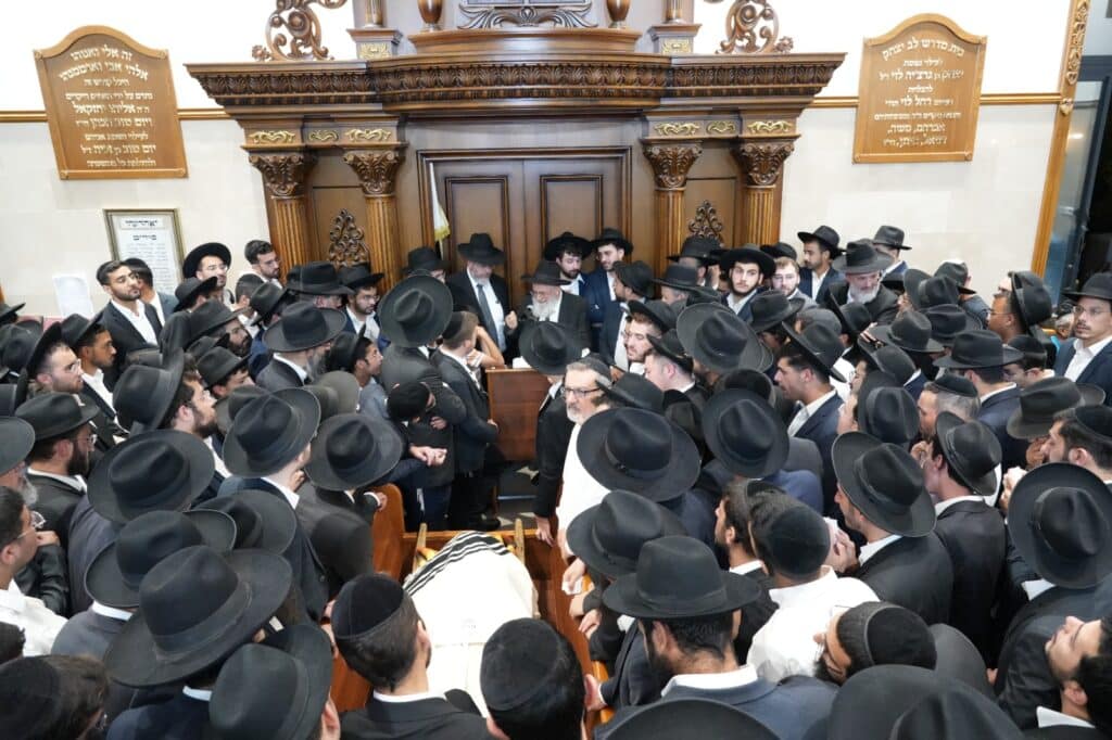 גלריה: אלפים ליוו למנוחות את הגאון רבי יעקב זכריה זצ"ל