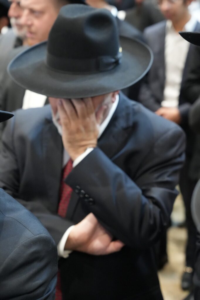 גלריה: אלפים ליוו למנוחות את הגאון רבי יעקב זכריה זצ"ל