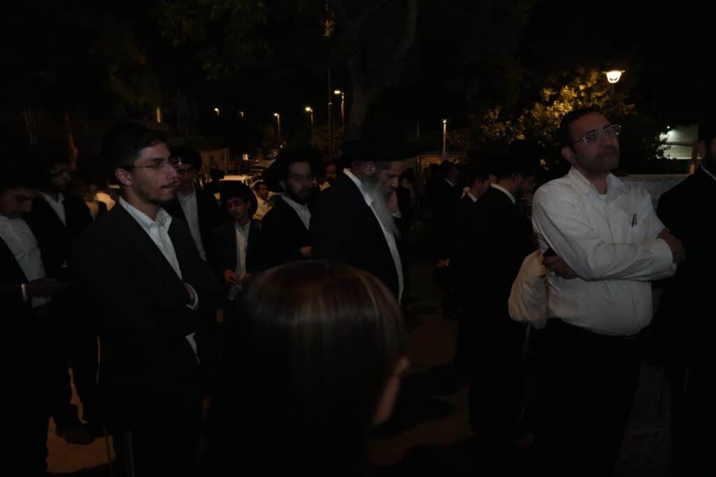 גלריה: אלפים ליוו למנוחות את הגאון רבי יעקב זכריה זצ"ל