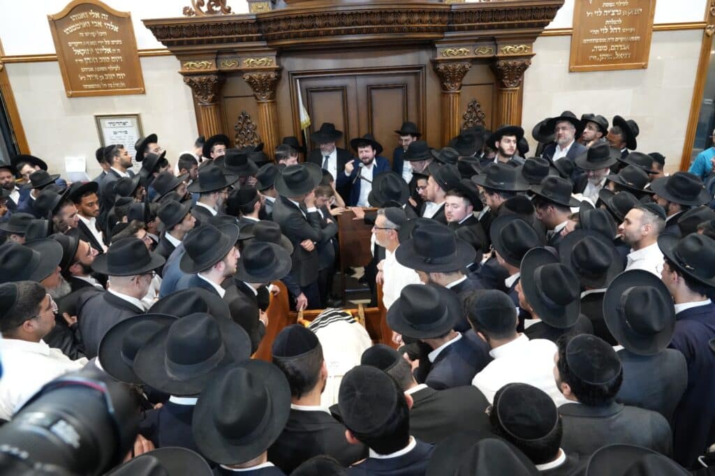 גלריה: אלפים ליוו למנוחות את הגאון רבי יעקב זכריה זצ"ל