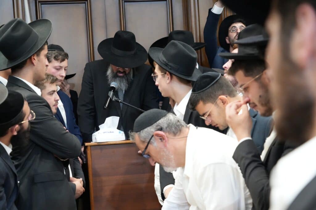 גלריה: אלפים ליוו למנוחות את הגאון רבי יעקב זכריה זצ"ל