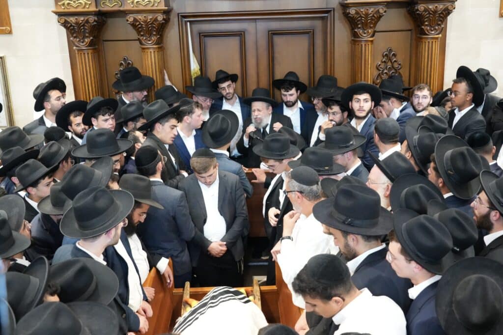 גלריה: אלפים ליוו למנוחות את הגאון רבי יעקב זכריה זצ"ל