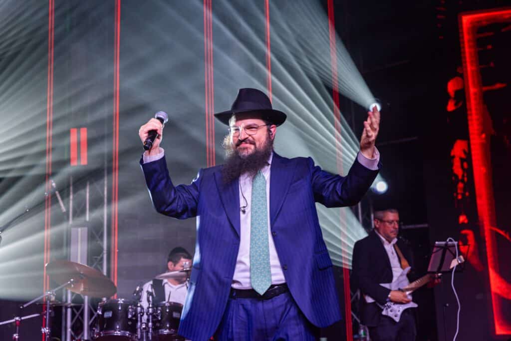 דמעות ושירה בבנייני האומה: ערב מיוחד לילדים בעלי מוגבלויות