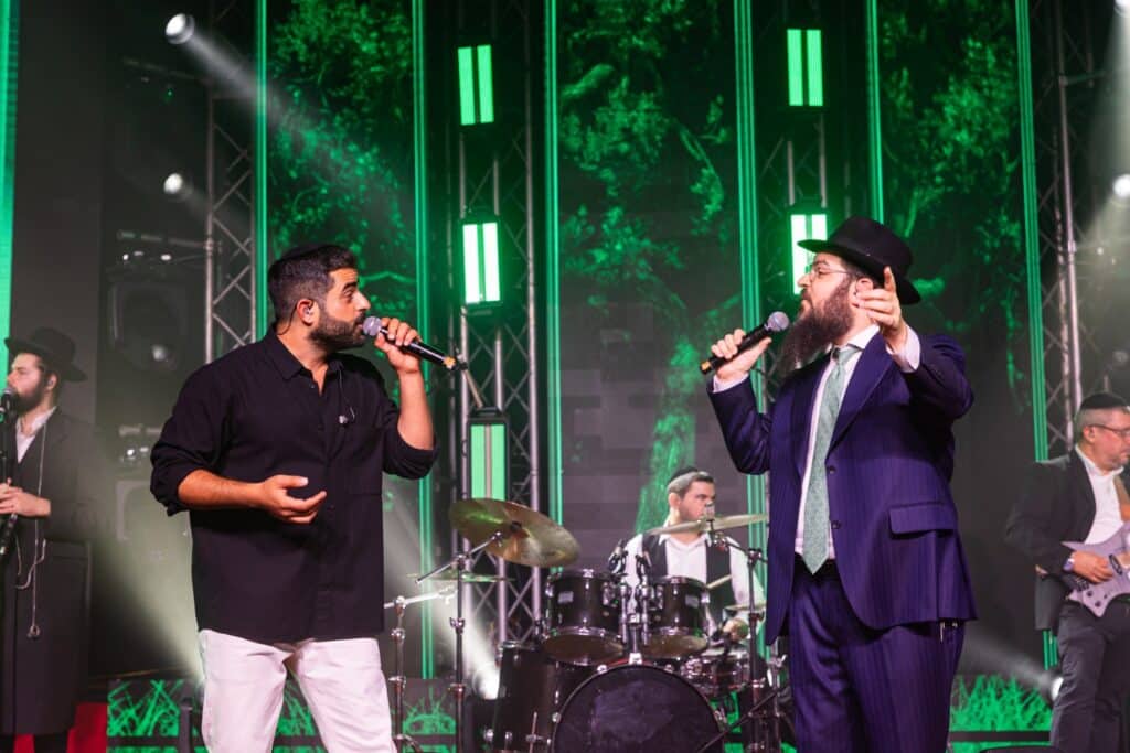 דמעות ושירה בבנייני האומה: ערב מיוחד לילדים בעלי מוגבלויות