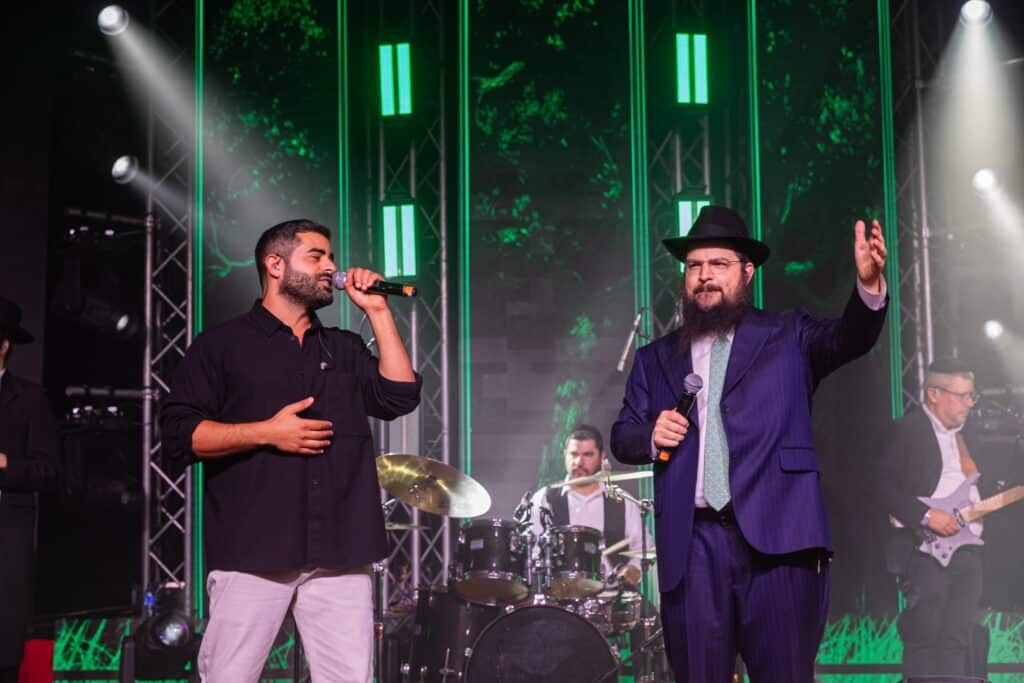 דמעות ושירה בבנייני האומה: ערב מיוחד לילדים בעלי מוגבלויות