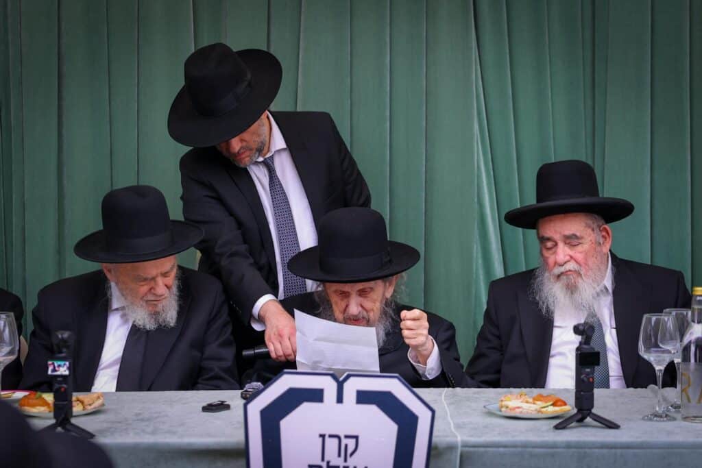 מרן ראש הישיבה הגרמ"ה הירש פרץ בבכי שטלטל את הנוכחים