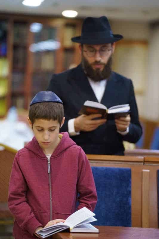 סליחות במוצאי מנוחה של יהודי מוסקבה בשלושה מוקדים