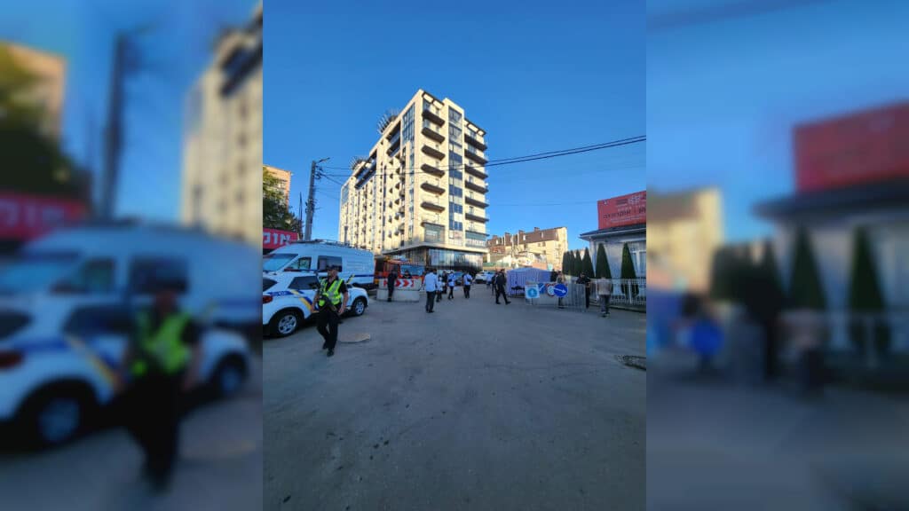 תיעוד מיוחד: עשרות אלפים הגיעו לציון הקדוש באומן