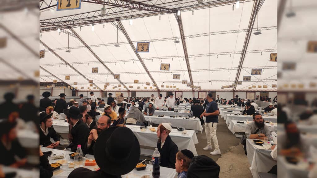 תיעוד מיוחד: עשרות אלפים הגיעו לציון הקדוש באומן