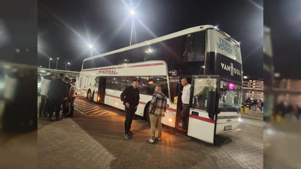 תיעוד מיוחד: עשרות אלפים הגיעו לציון הקדוש באומן