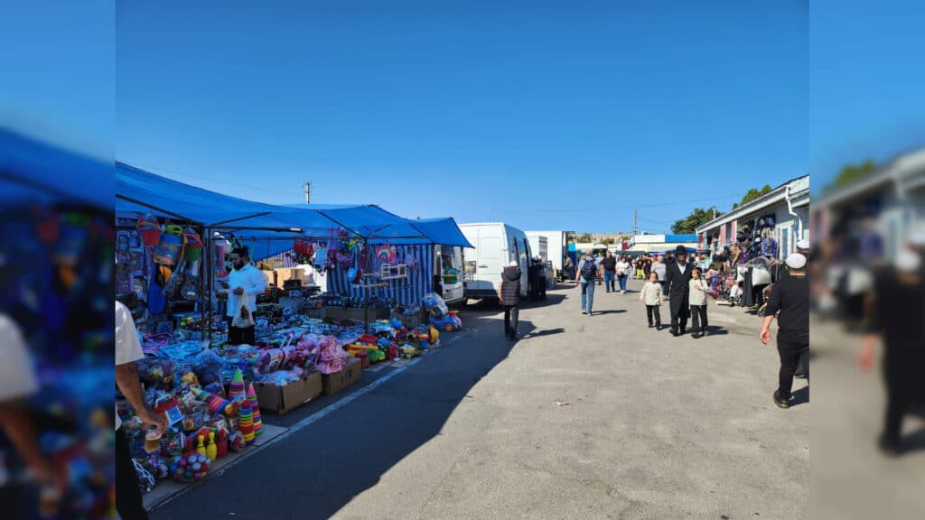 תיעוד מיוחד: עשרות אלפים הגיעו לציון הקדוש באומן