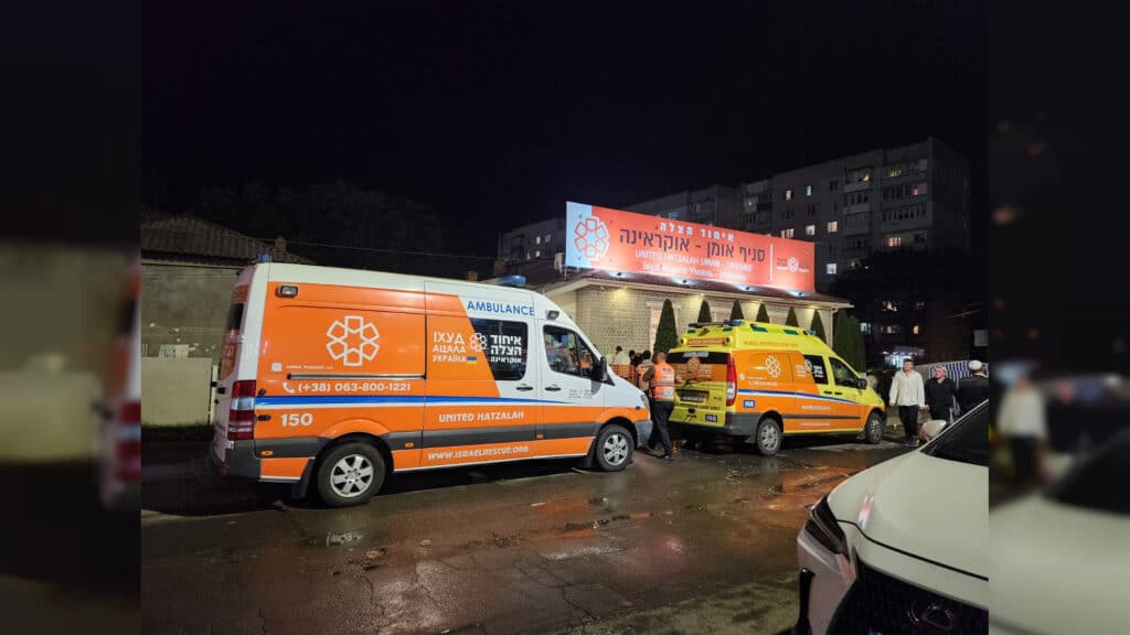 תיעוד מיוחד: עשרות אלפים הגיעו לציון הקדוש באומן