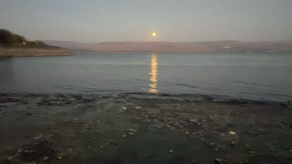 צאו לחלון: כך נראה ליקוי הלבנה מעדשת הצלמים