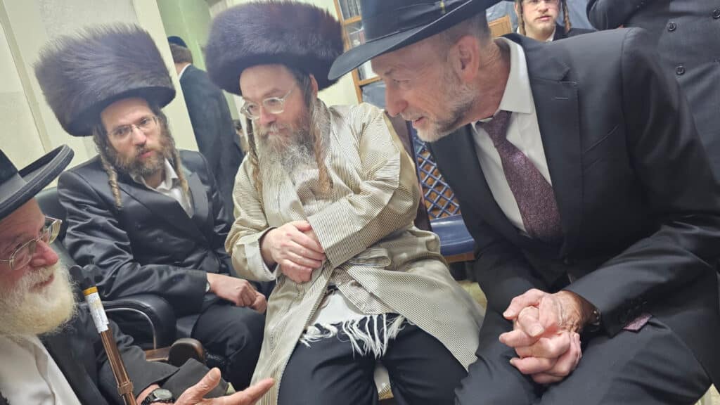 איצקוביץ': הבכיר החרדי שהתפטר והעניבה של היח"צן