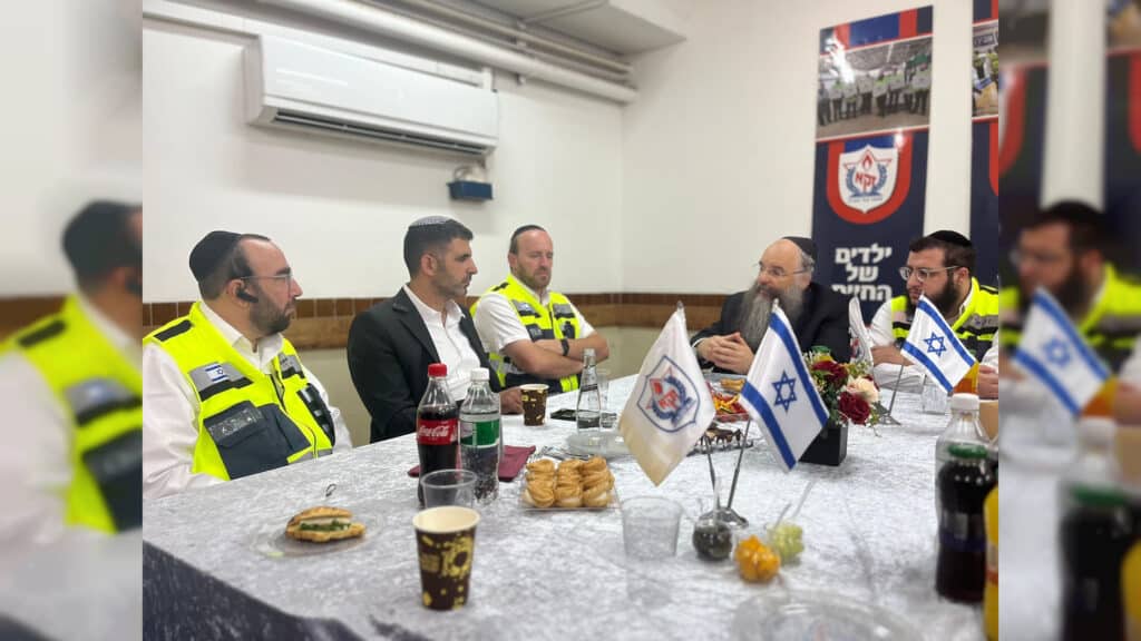 איצקוביץ': הבכיר החרדי שהתפטר והעניבה של היח"צן