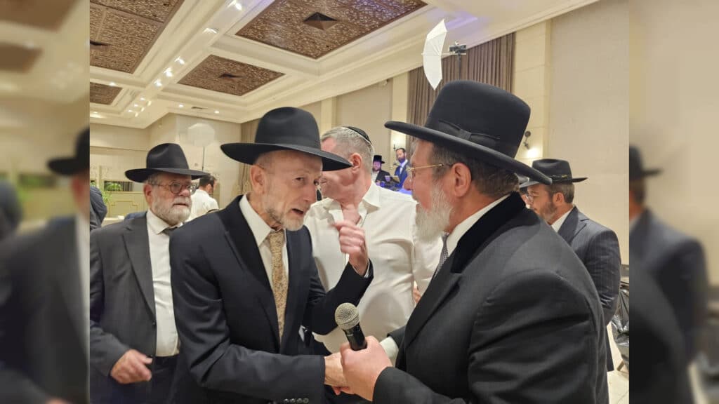 איצקוביץ': הבכיר החרדי שהתפטר והעניבה של היח"צן