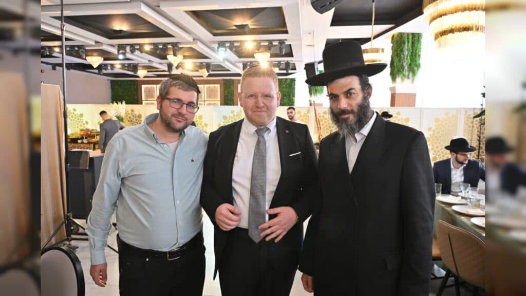 איצקוביץ': הבכיר החרדי שהתפטר והעניבה של היח"צן