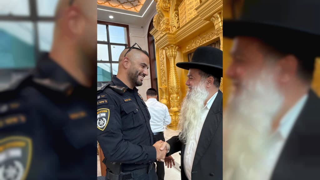 איצקוביץ': הבכיר החרדי שהתפטר והעניבה של היח"צן