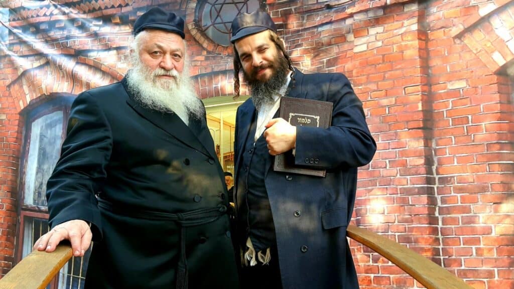 איצקוביץ': הבכיר החרדי שהתפטר והעניבה של היח"צן